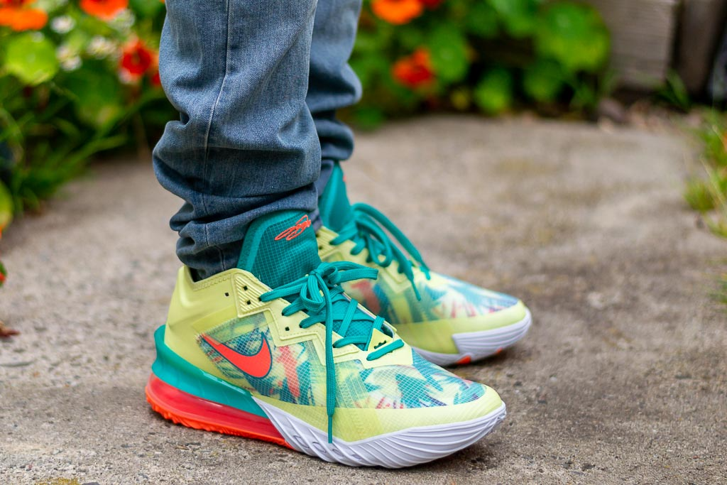 Giày Nike LeBron 18 Low 'LeBronold Palmer' CV7562-300 - Ảnh 3