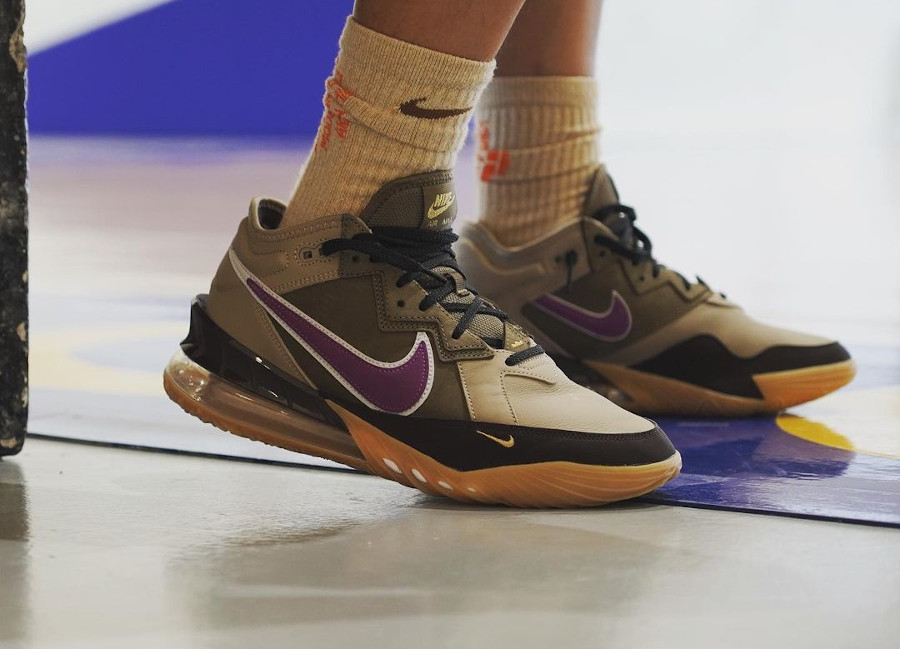 Giày Nike Atmos x LeBron 18 Low EP 'Viotech' CW5635-200 - Ảnh 3