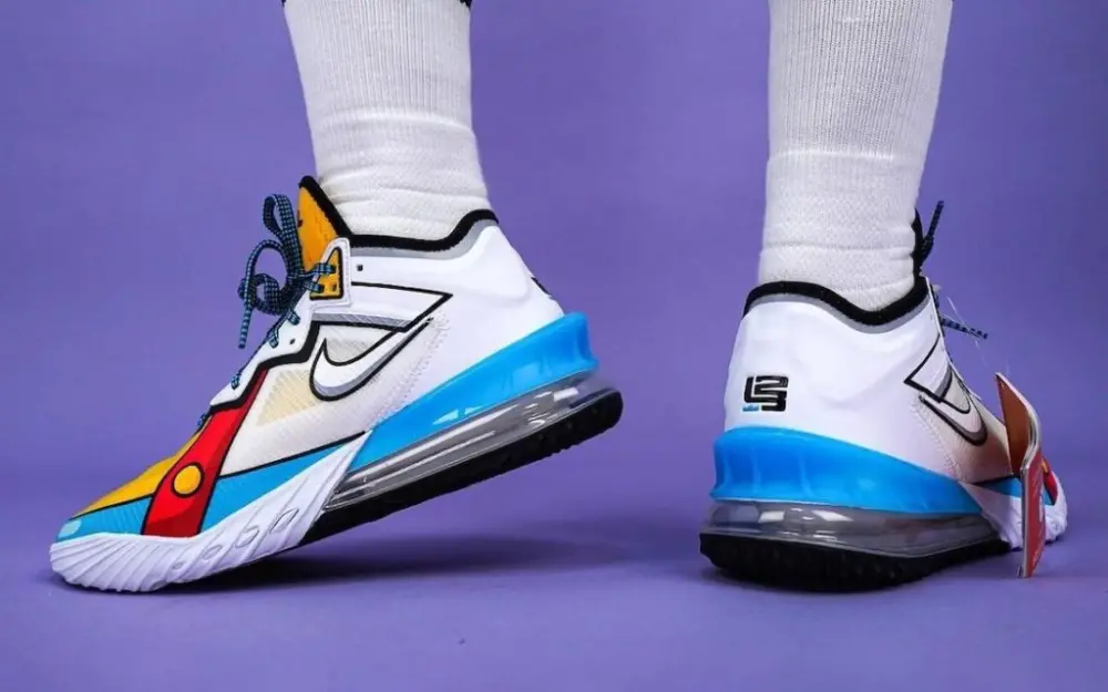 Alternative view of Giày Nike LeBron 18 Low 'Stewie' CV7564-104