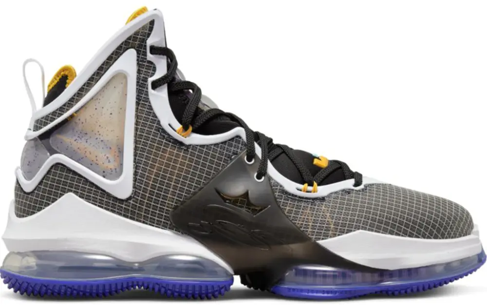 Giày Nike LeBron 19 'Graduate' CZ0203-002