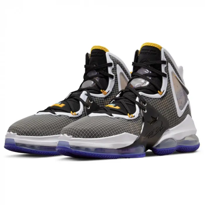 Alternative view of Giày Nike LeBron 19 'Graduate' CZ0203-002