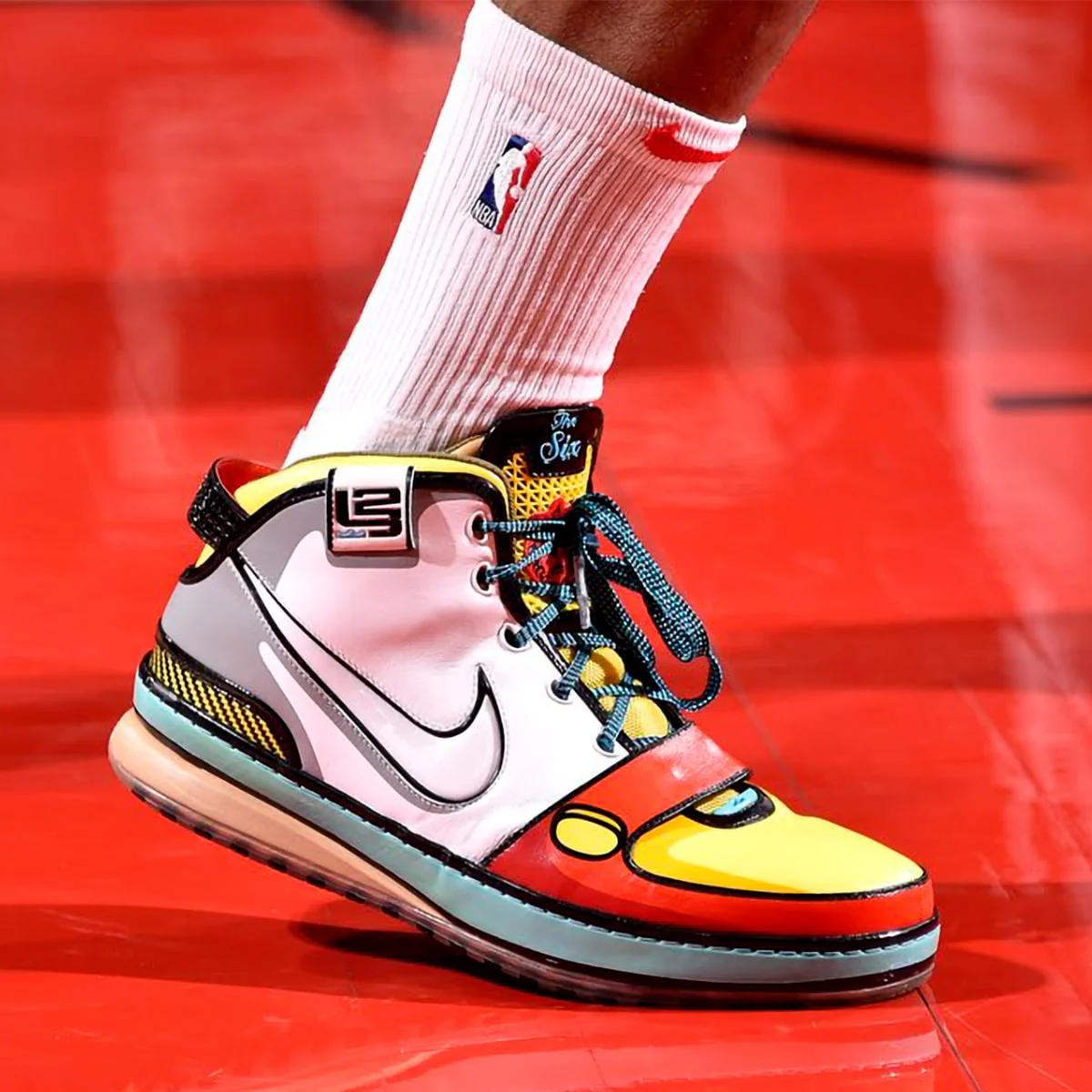 Giày Nike LeBron 18 Low 'Stewie Griffin' CV7562-104 - Ảnh 3