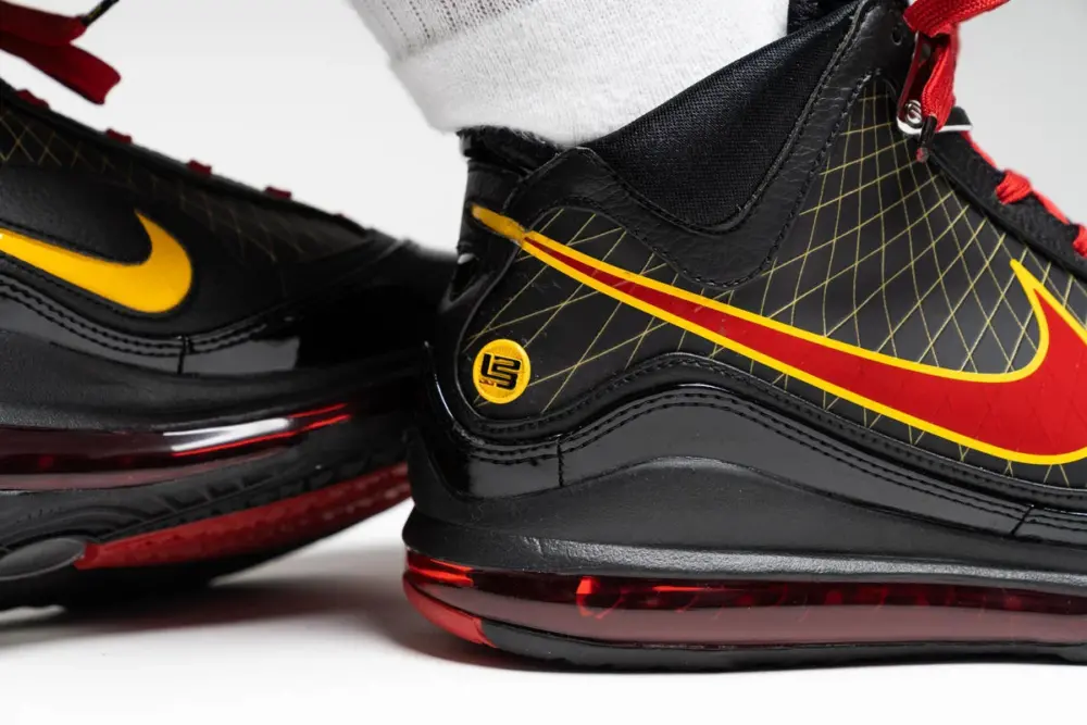 Alternative view of Giày Nike Air Max LeBron 7 'Fairfax' CU5646-001