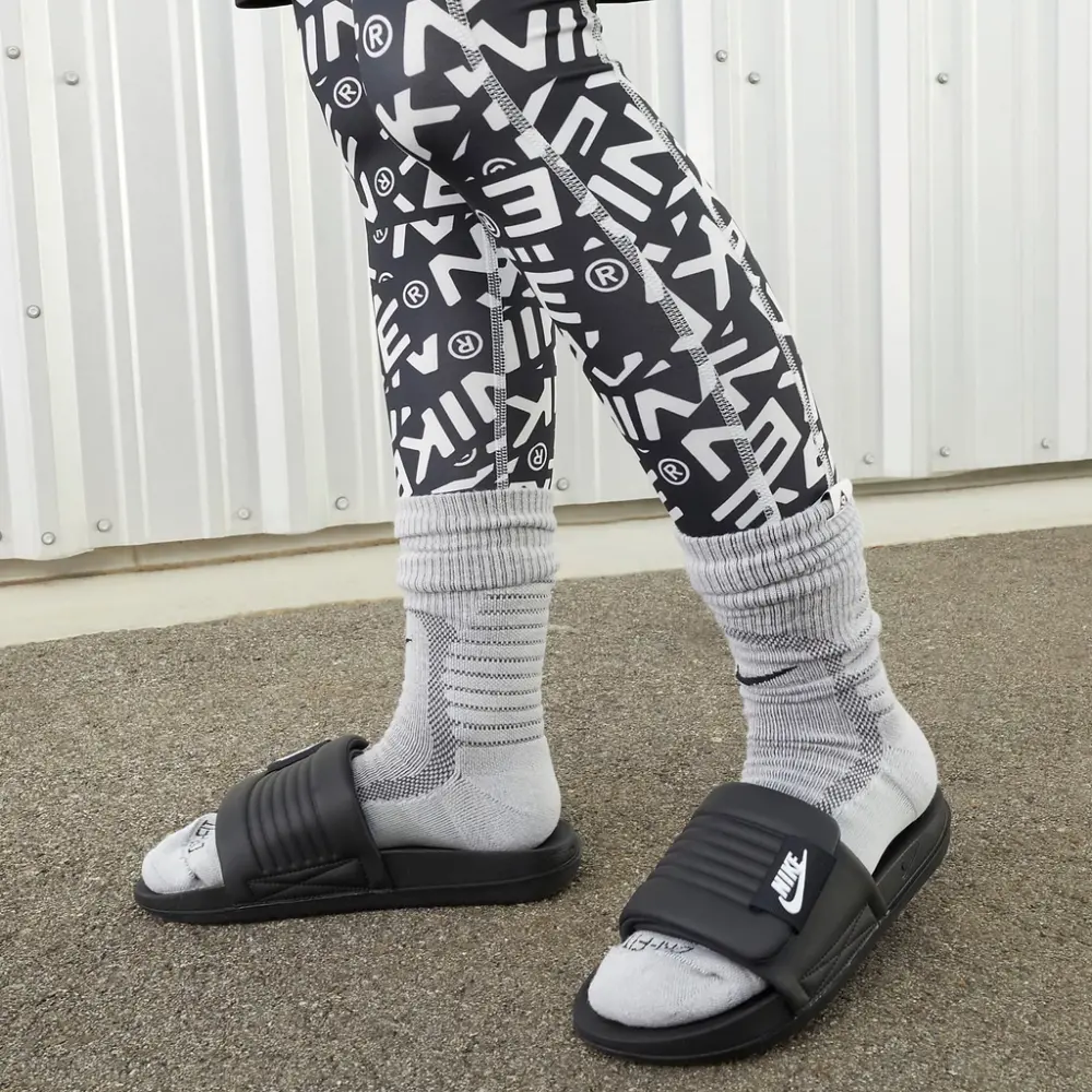 Alternative view of Dép Nike Wmns Offcourt Adjust Slide 'Black White' DV1033-002