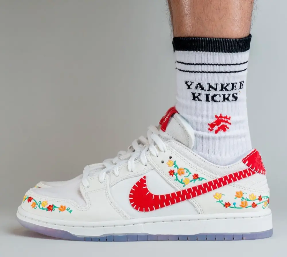 Alternative view of Giày Nike SB Dunk Low Decon N7 'Yellow Red' FD6951-700