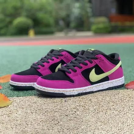 Alternative view of Giày Nike Dunk SB Low Pro ACG 'Terra Red Plum' BQ6817-501