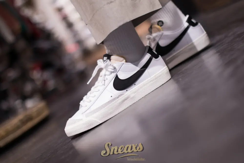 Giày Nike Blazer Low '77' White Black' DC4769-102 - Ảnh 3