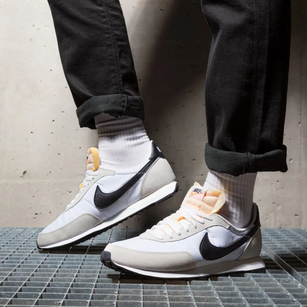 Alternative view of Giày Nike Waffle Trainer 2 GS 'Summit White Black' DC6477-100