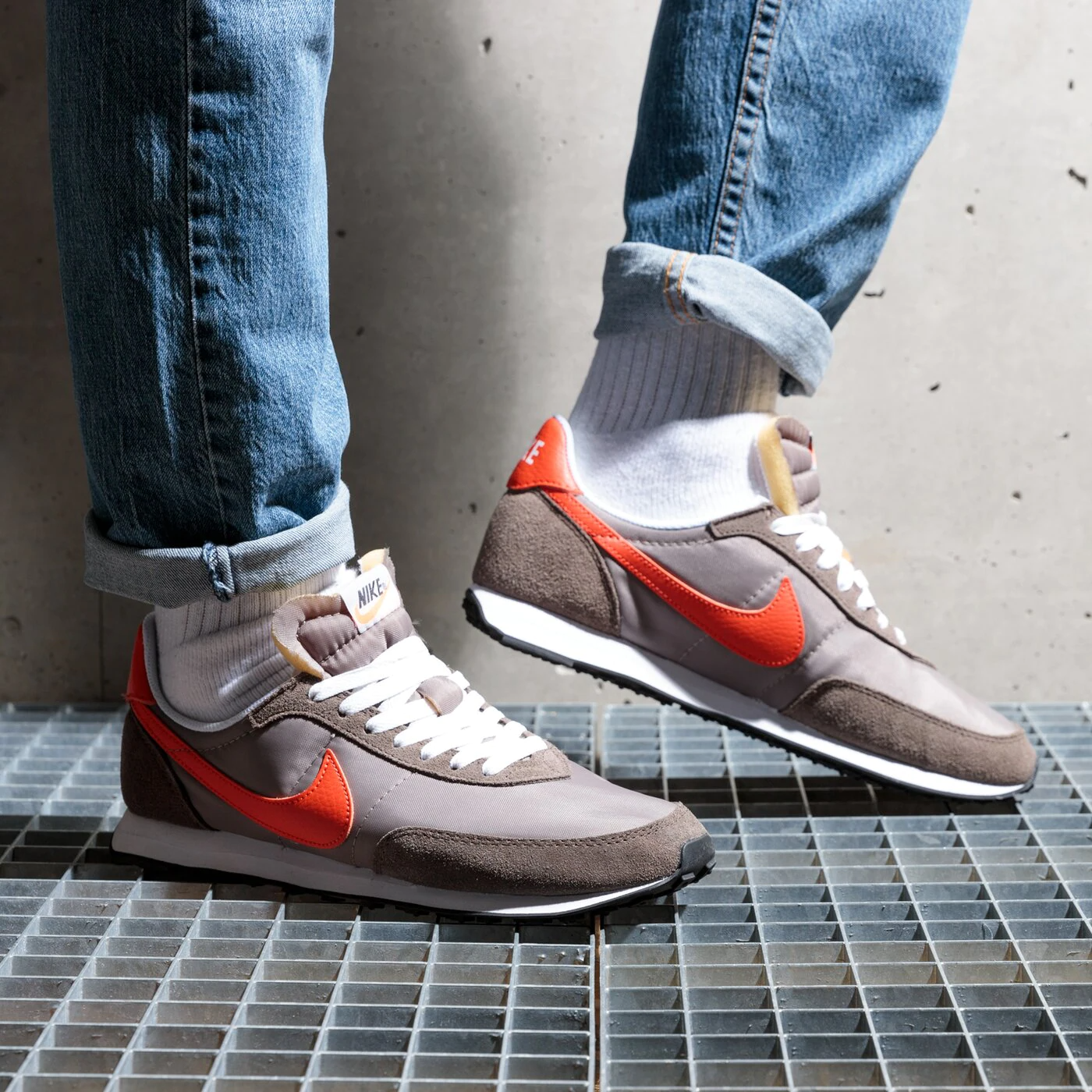 Giày Nike Waffle Trainer 2 'Moon Fossil' DH1349-002 - Ảnh 3