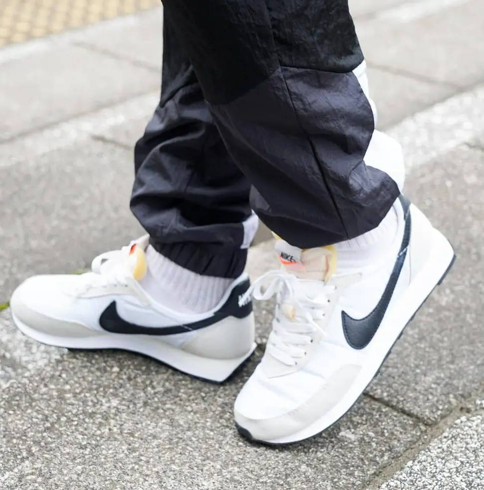 Alternative view of Giày Nike Waffle Trainer 2 'White Black' DA8291-100
