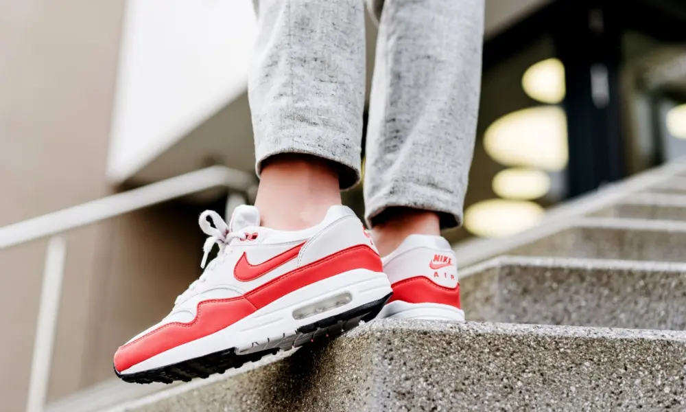 Alternative view of Giày Nike Wmns Air Max 1 'Habanero Red' 319986-035
