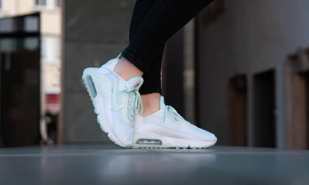 Giày Nike Wmns Air Max 2090 'White Barely Green' DJ3029-100 - Ảnh 4