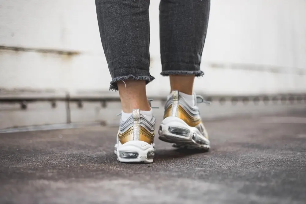 Giày Nike Air Max 97 Vast 'Grey Metallic Gold' (W) AQ4137-001 - Ảnh 5