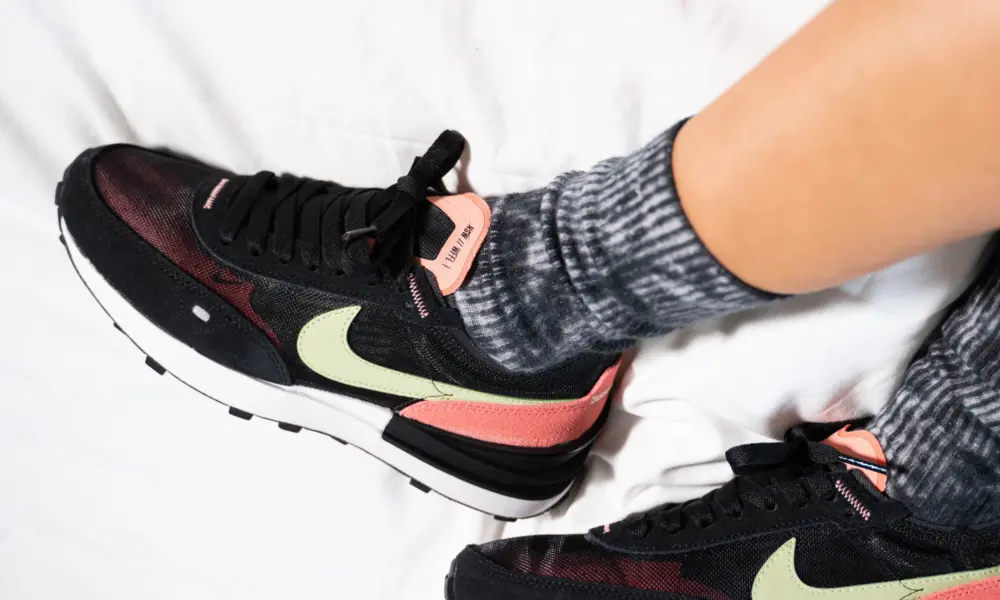 Alternative view of Giày Nike Waffle One 'Crimson Bliss Lime Ice' DC2533-002