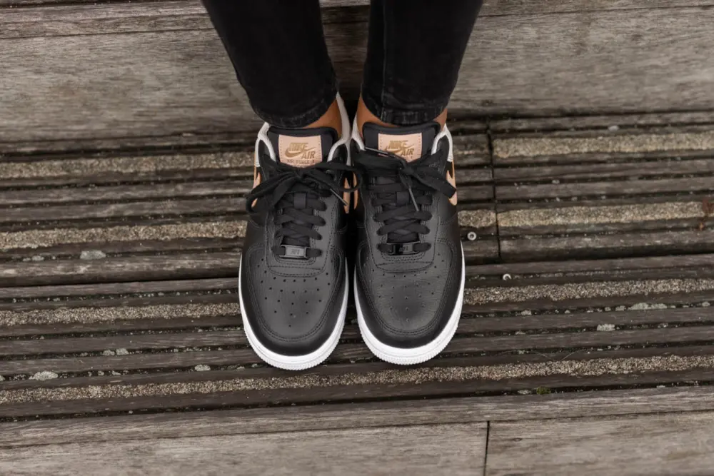 Giày Nike Wmns Air Force 1 '07 'Black Metallic Red Bronze' CU5311-001 - Ảnh 5