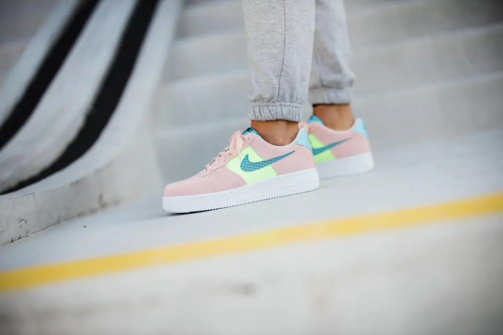 Alternative view of Giày Nike Air Force 1 Low Washed Coral Ghost Green CJ1647-600