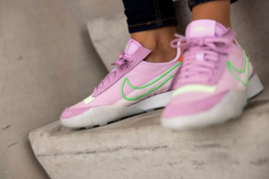 Alternative view of Giày Nike Waffle Racer 2X 'Light Arctic Pink' CK6647-601