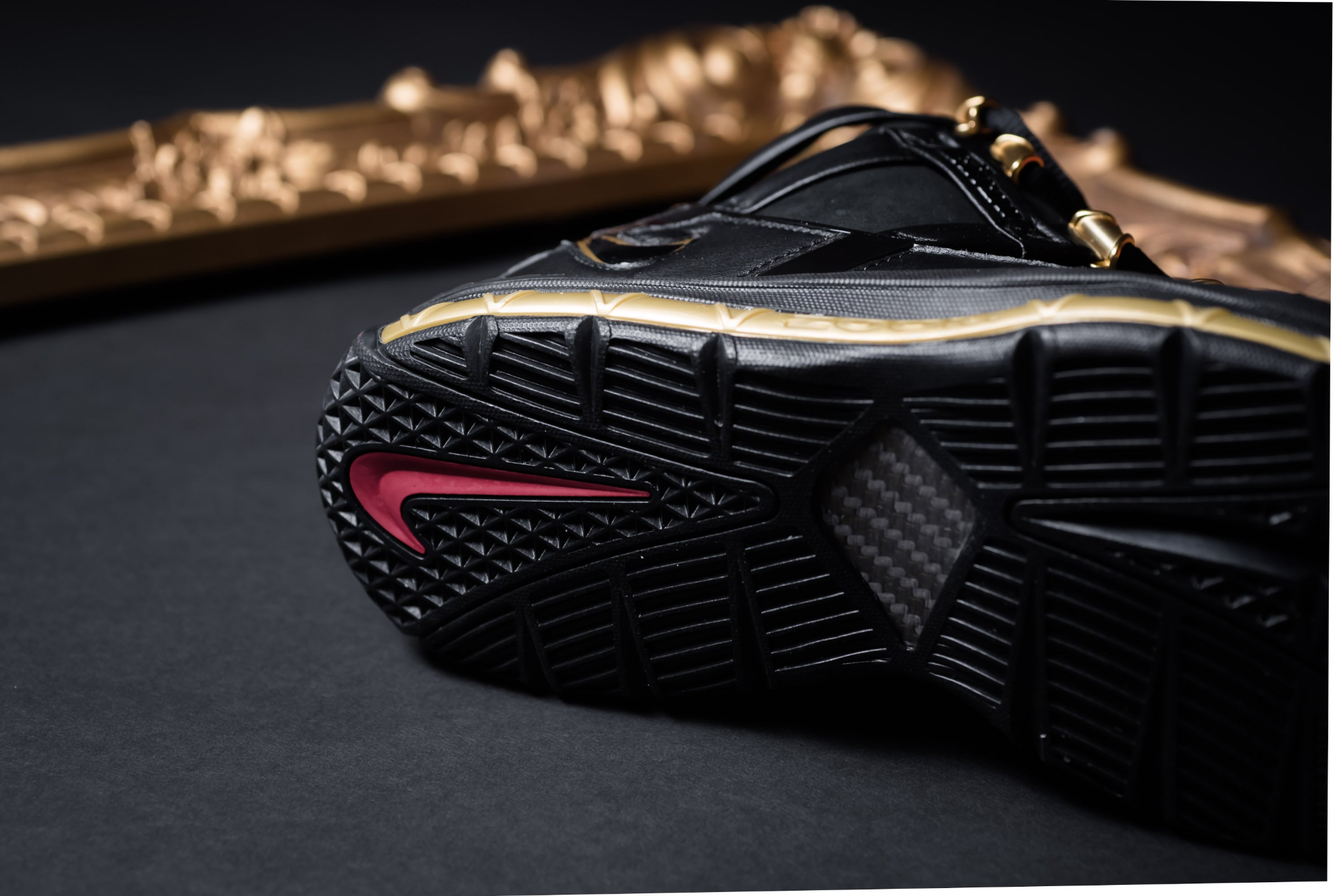 Giày Nike Zoom LeBron 3 Retro 'Metallic Gold' 2018 AO2434-001 - Ảnh 5