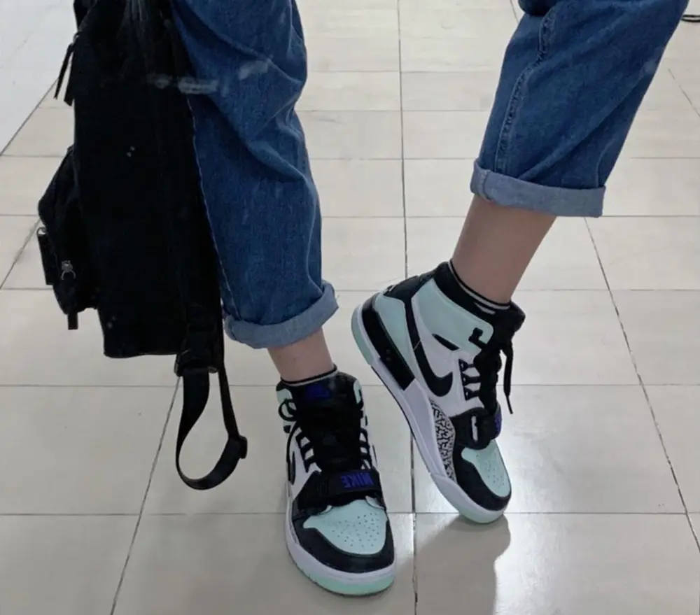 Alternative view of Giày Nike Jordan Legacy 312 'Igloo' AV3922-013