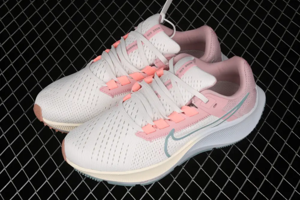 Alternative view of Giày Nike Air Zoom Pegasus 38 'Sail Pink Glaze' CW7358-103