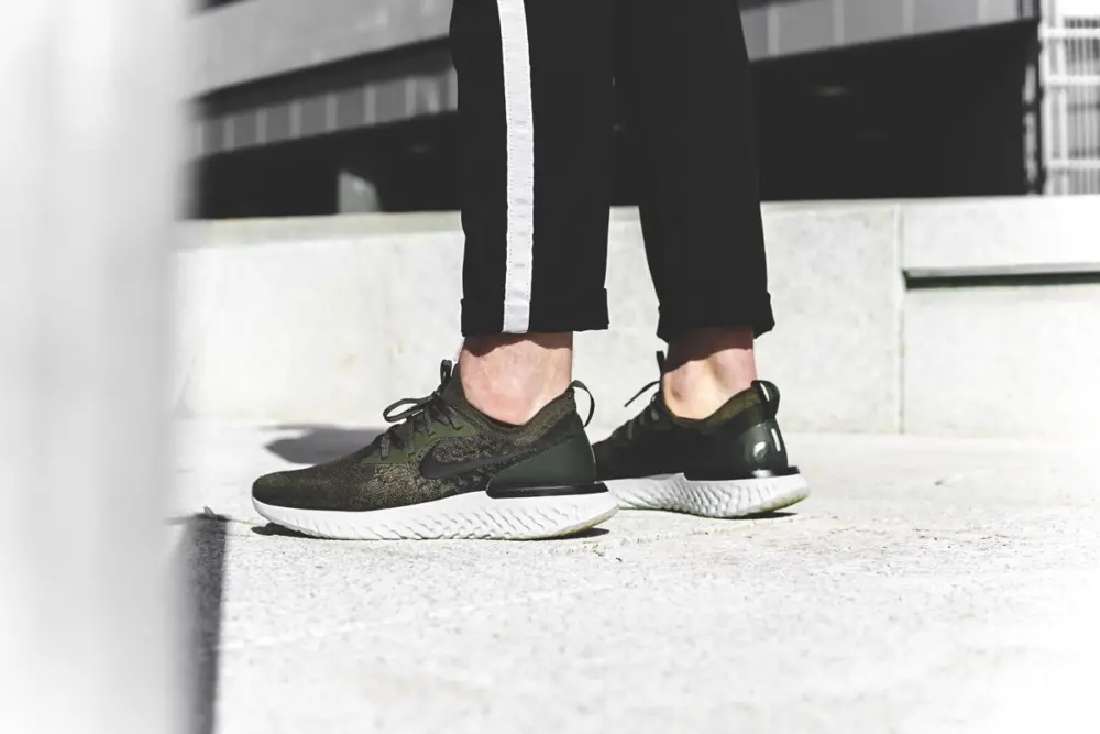 Alternative view of Giày Nike Epic React Flyknit 'Olive' AQ0067-300