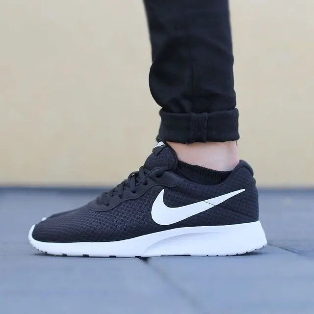 Alternative view of Giày Nike Tanjun GS 'Black' 818381-011
