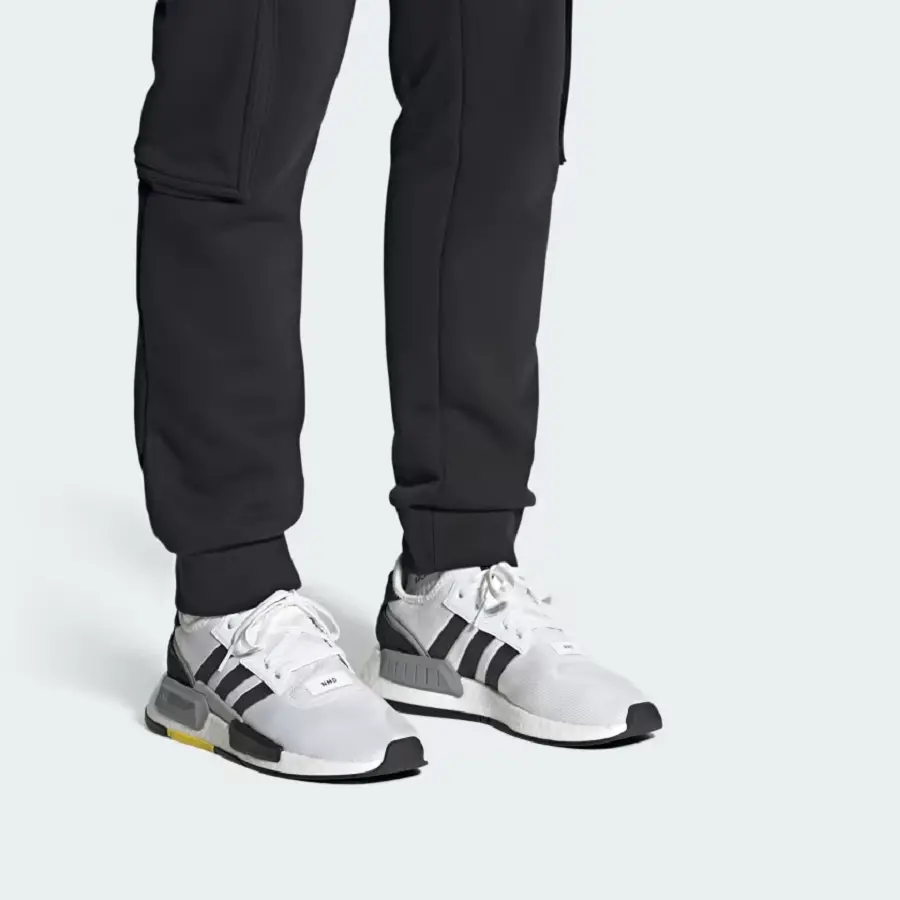 Alternative view of Giày Adidas NMD_R1 'White' IE4569