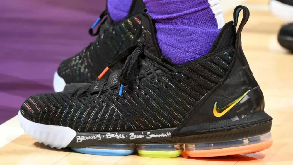 Alternative view of Giày Nike LeBron 16 'I Promise' AO2588-004
