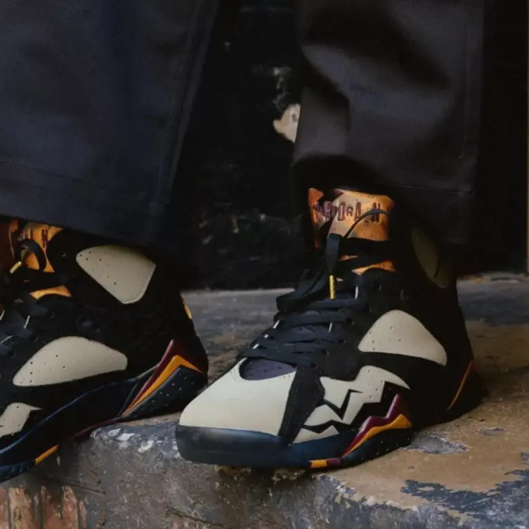 Alternative view of Giày Nike Air Jordan 7 Retro ‘Black Olive’ DN9782-001