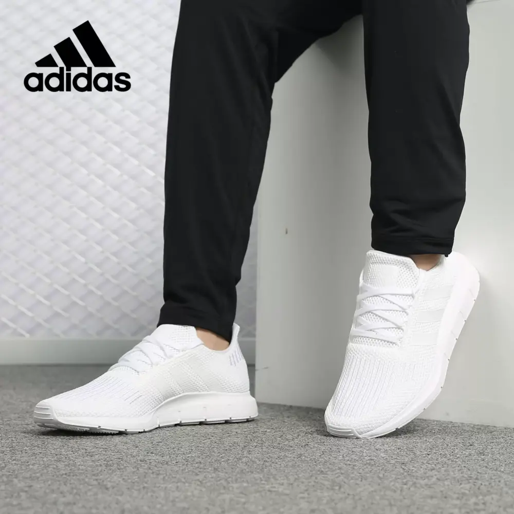 Alternative view of Giày Adidas Swift Run 'Triple White' B37725