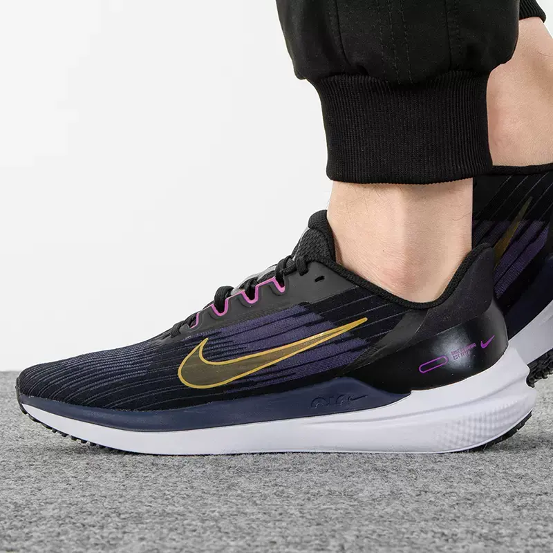 Alternative view of Giày Nike Air Winflo 9 'Black Gold Suede' DD6203-007