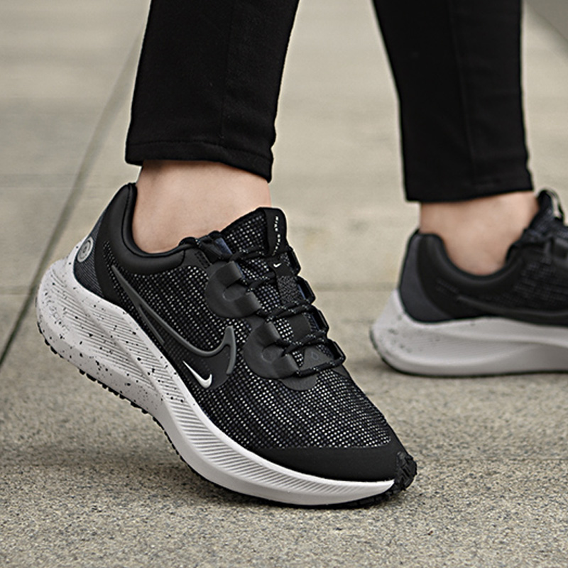 Giày Nike Wmns Zoom Winflo 8 Shield 'Black Iron Grey' DC3730-001 - Ảnh 6