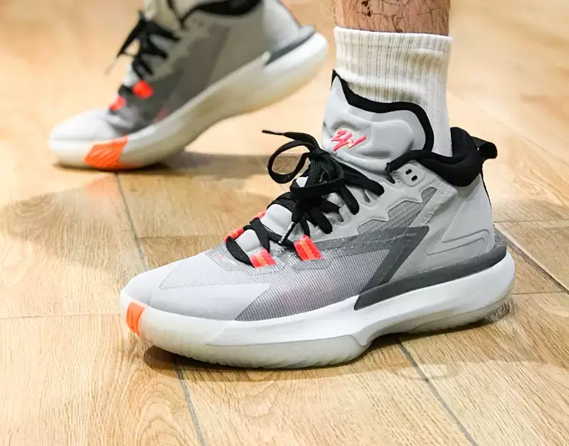 Alternative view of Giày Nike Air Jordan Zion 1 PF 'Light Smoke Grey' DA3129-008