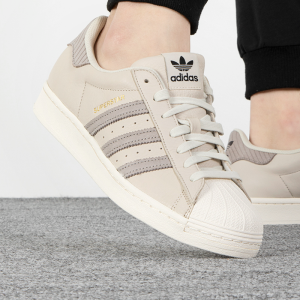 Alternative view of Giày Adidas Originals Superstar ‘Light Brown’ GW4437