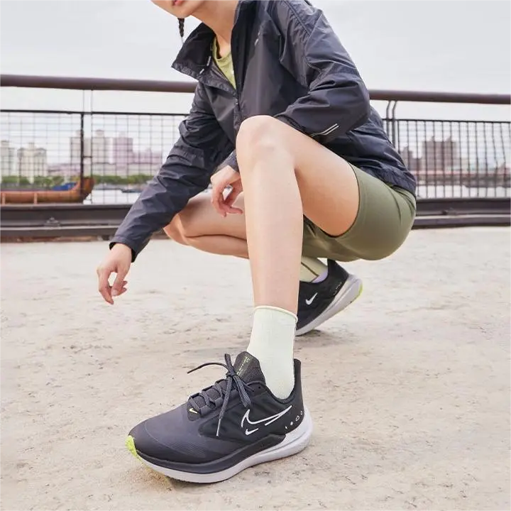 Giày Nike Wmns Air Winflo 9 Shield 'Black White Volt' DM1104-001 - Ảnh 8