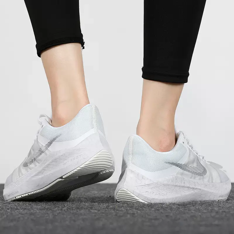 Giày Nike Wmns Zoom Winflo 8 'White Metallic Silver' CW3421-104 - Ảnh 3