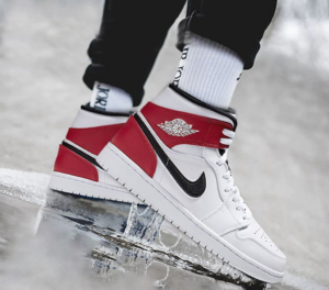 Alternative view of Giày Nike Air Jordan 1 Mid 'White Chicago Remix' 554724-116