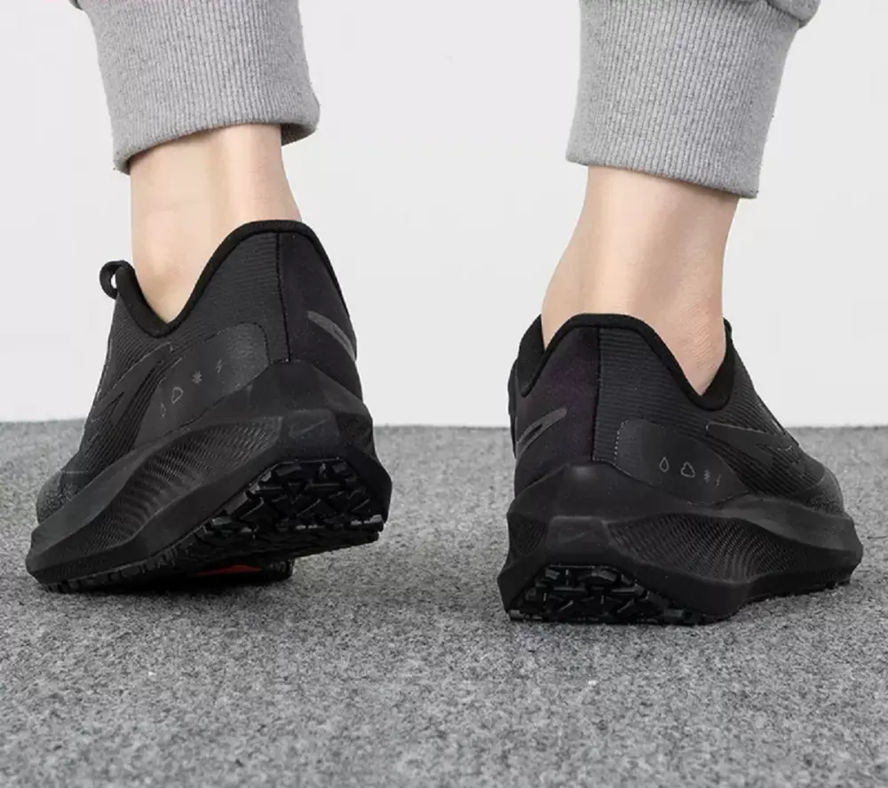 Giày Nike Wmns Air Zoom Pegasus 39 Shield 'Triple Black' DO7626-001 - Ảnh 3