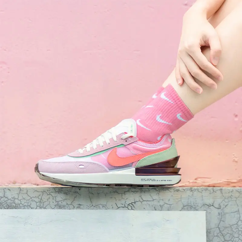 Alternative view of Giày Nike Waffle One 'Rawdacious Regal Pink' DM5452-161