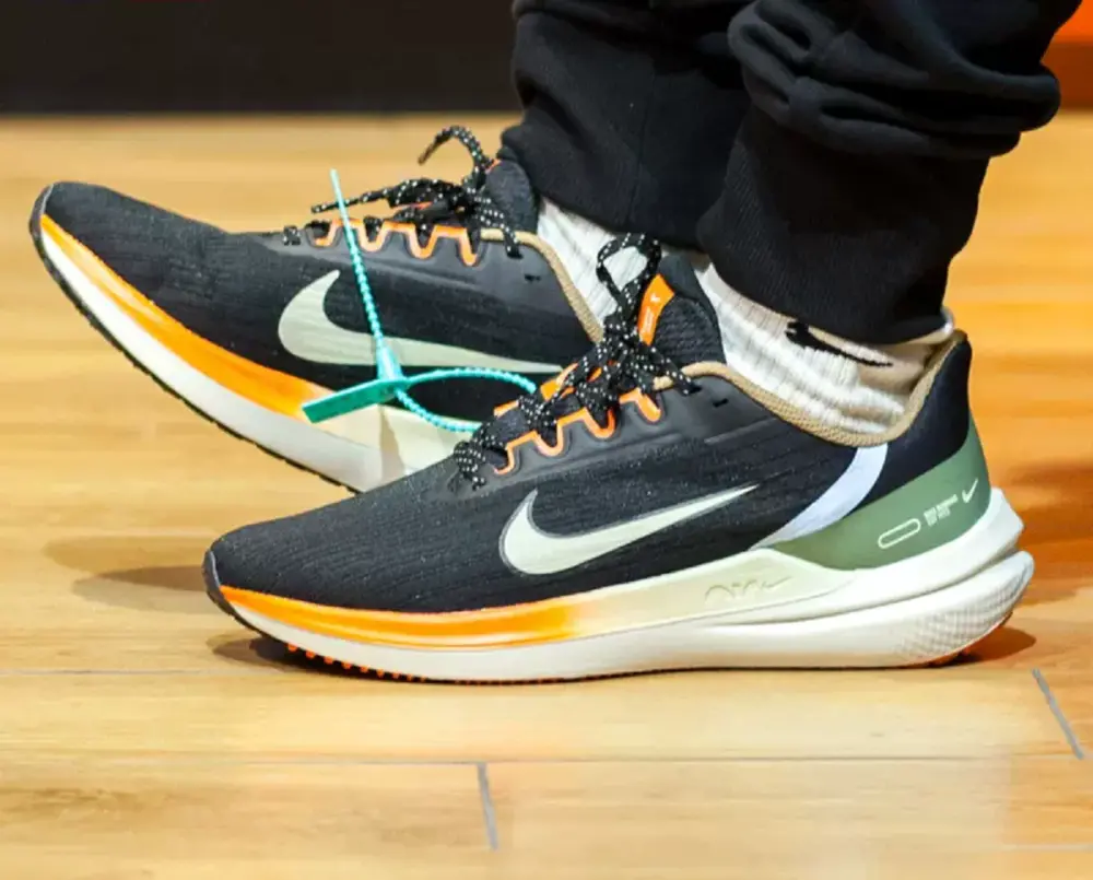 Giày Nike Air Winflo 9 'Black Coconut Milk' DX6040-071 - Ảnh 5