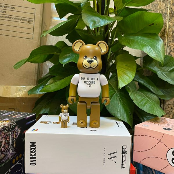 Mô Hình Bearbrick Macau 2020 This Is Not A Moschino Toy - Ảnh 2