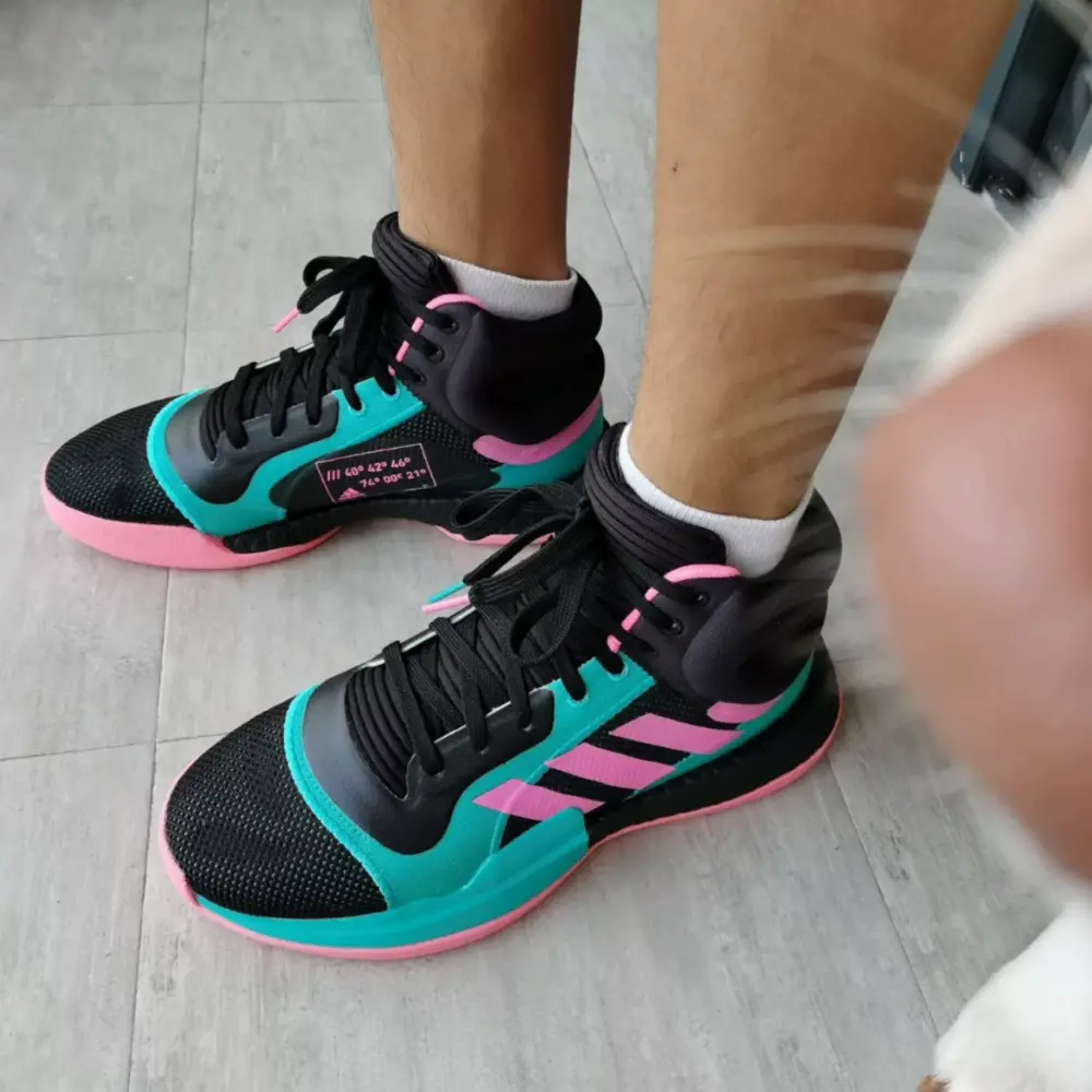 Alternative view of Giày Adidas Marquee Boost 'Black Shock Pink Aqua' EH2373