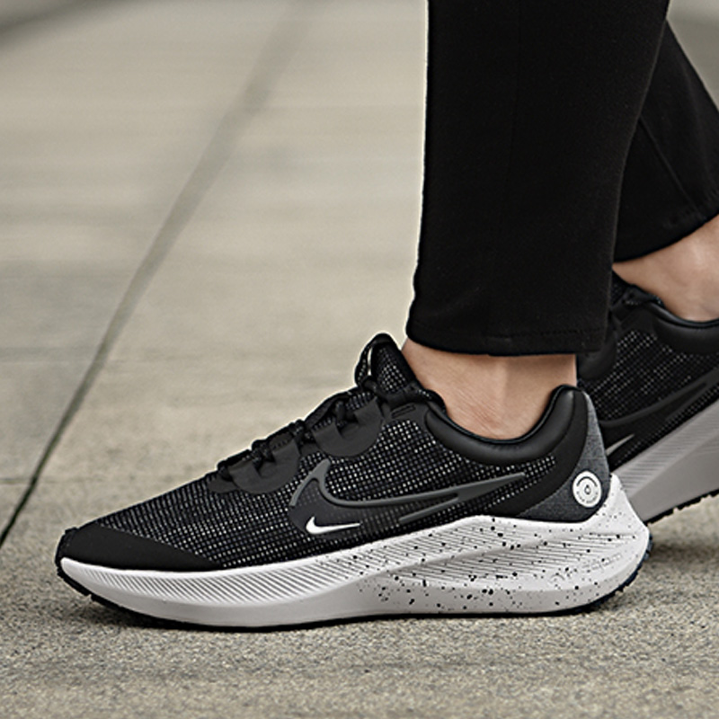 Giày Nike Wmns Zoom Winflo 8 Shield 'Black Iron Grey' DC3730-001 - Ảnh 3