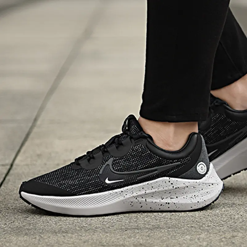 Giày Nike Wmns Zoom Winflo 8 Shield 'Black Iron Grey' DC3730-001 - Ảnh 3