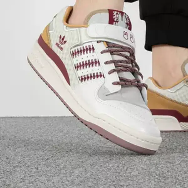 Alternative view of Giày Adidas Originals Forum 84 Low 'Chinese New Year' IE1898