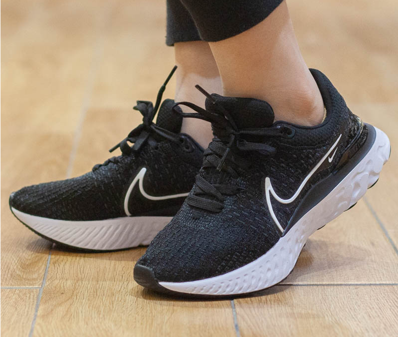 Giày Nike React Infinity Run Flyknit 3 'Black White' DD3024-001 - Ảnh 2