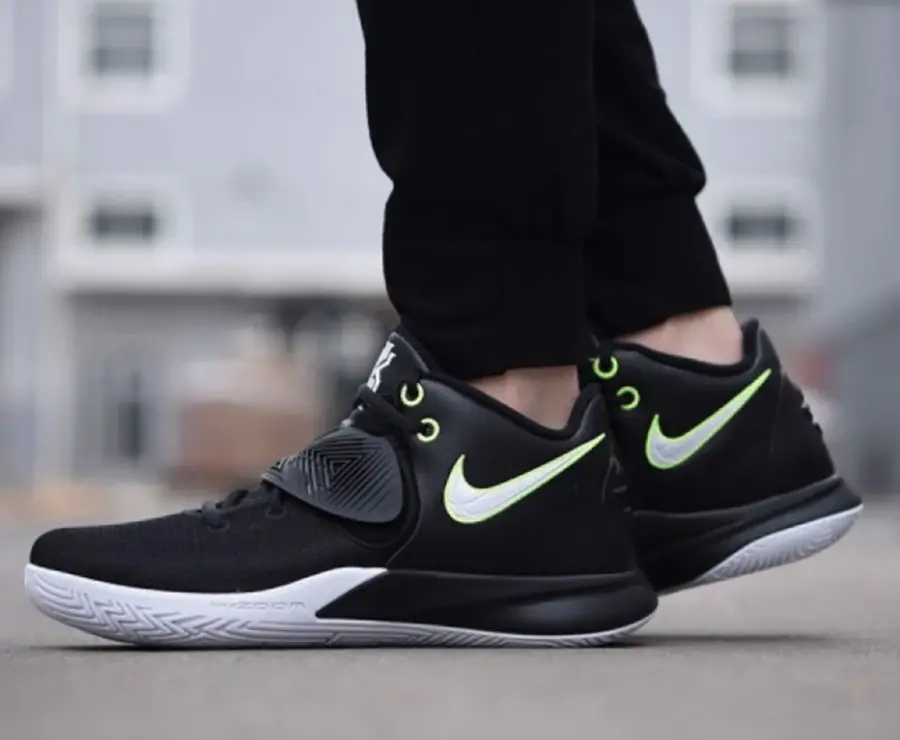 Giày Nike Kyrie Flytrap 3 GS 'Black Volt' BQ3060-001 - Ảnh 5