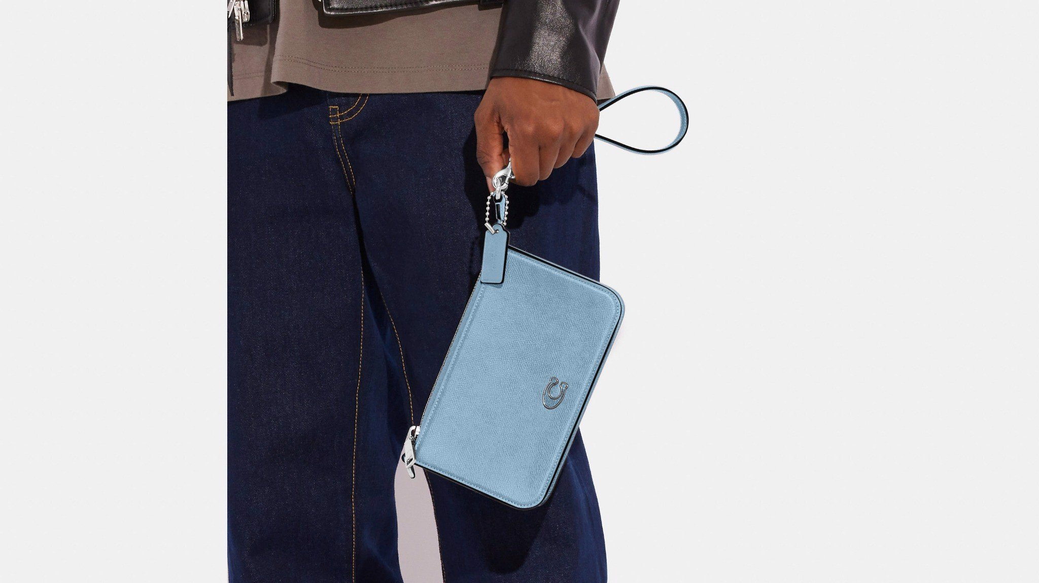 Túi Coach Pouch Bag Signature Canvas 'Pool' CJ797-POL - Ảnh 2