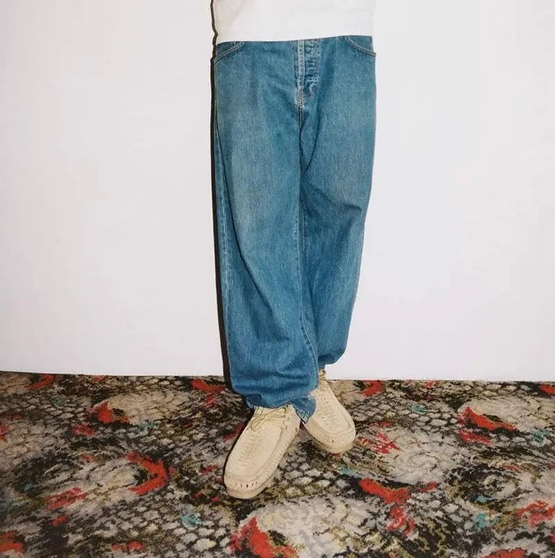 Alternative view of Giày Clarks x Supreme Wallabee 'Bandana Khaki' 261-42398