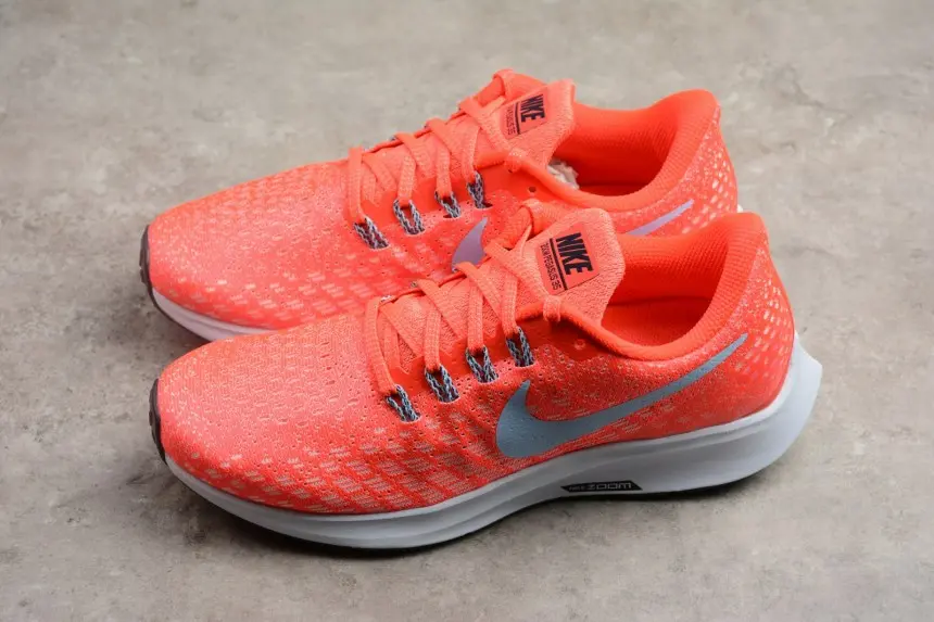 Alternative view of Giày Nike Wmns Air Zoom Pegasus 35 'Bright Crimson' 942855-600